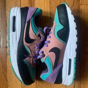 happy nike day air max